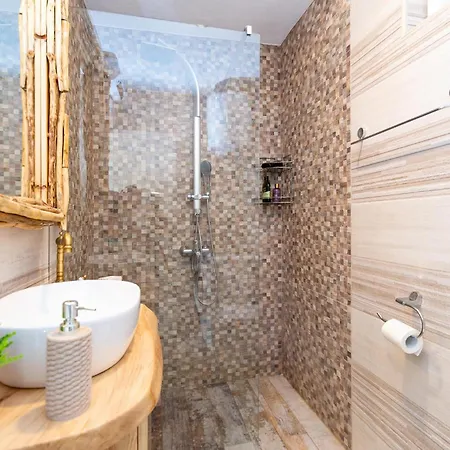 2 Bedroom Beautiful In Benkovac
