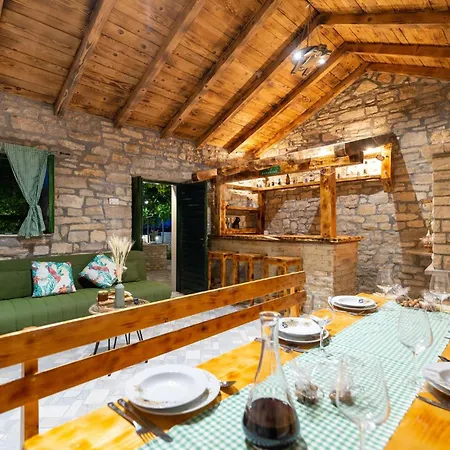 2 Bedroom Beautiful In Benkovac