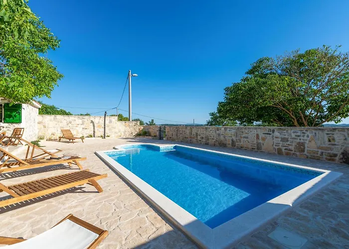 2 Bedroom Beautiful In Benkovac