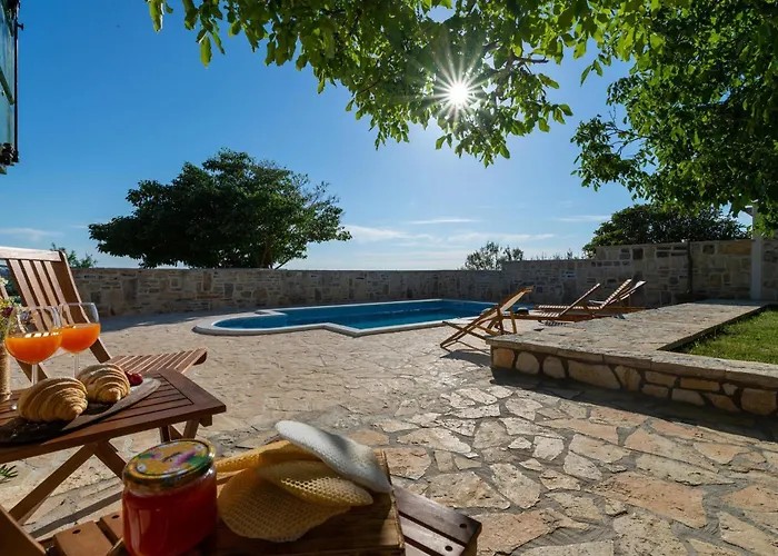 2 Bedroom Beautiful In * Benkovac