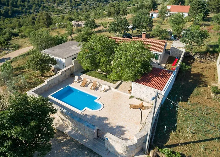 2 Bedroom Beautiful In Benkovac