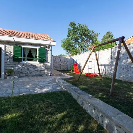 2 Bedroom Beautiful In *