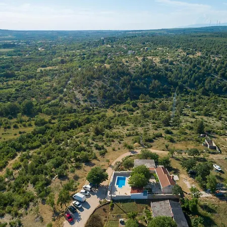 2 Bedroom Beautiful In בית נופש *