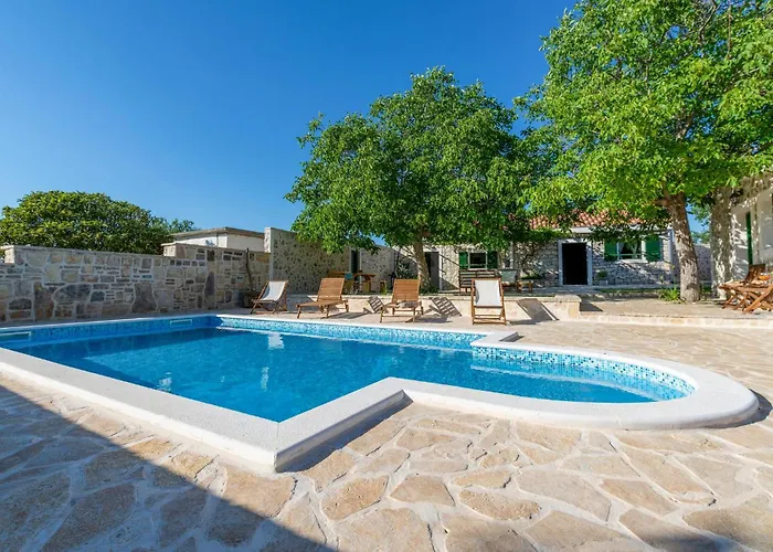 בית נופש 2 Bedroom Beautiful In