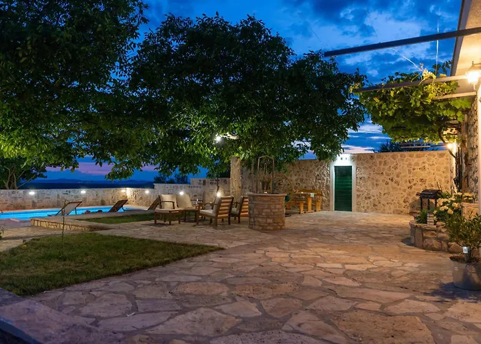 2 Bedroom Beautiful In