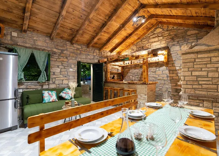 2 Bedroom Beautiful In Benkovac