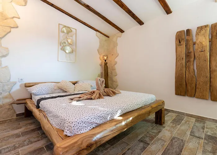 בית נופש 2 Bedroom Beautiful In